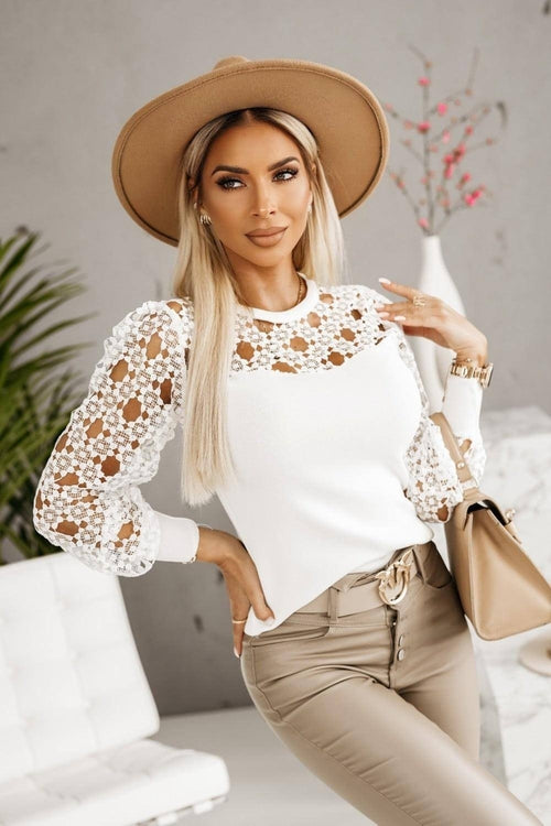 Hollow Out Elegance – Lace Patchwork Long Sleeve T-Shirt | 25 Edition