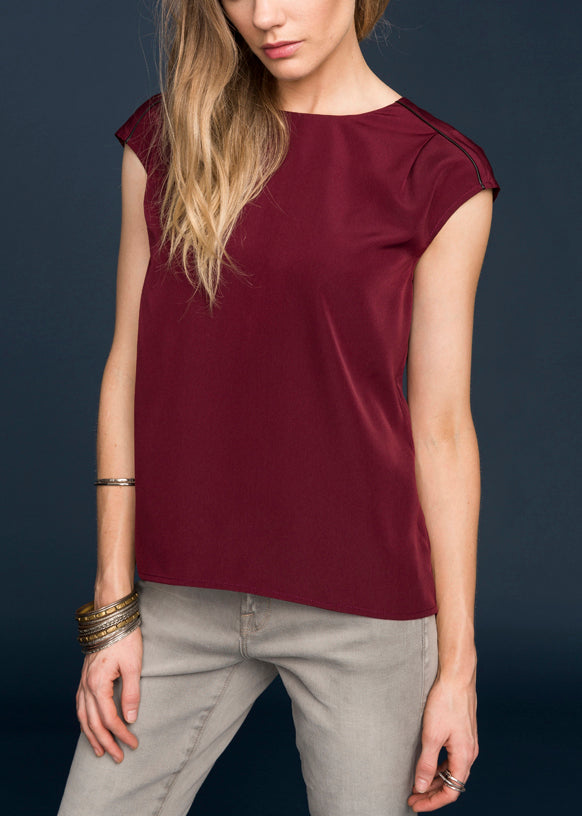 Women's Sleeveless Round Neck Hi Lo Top